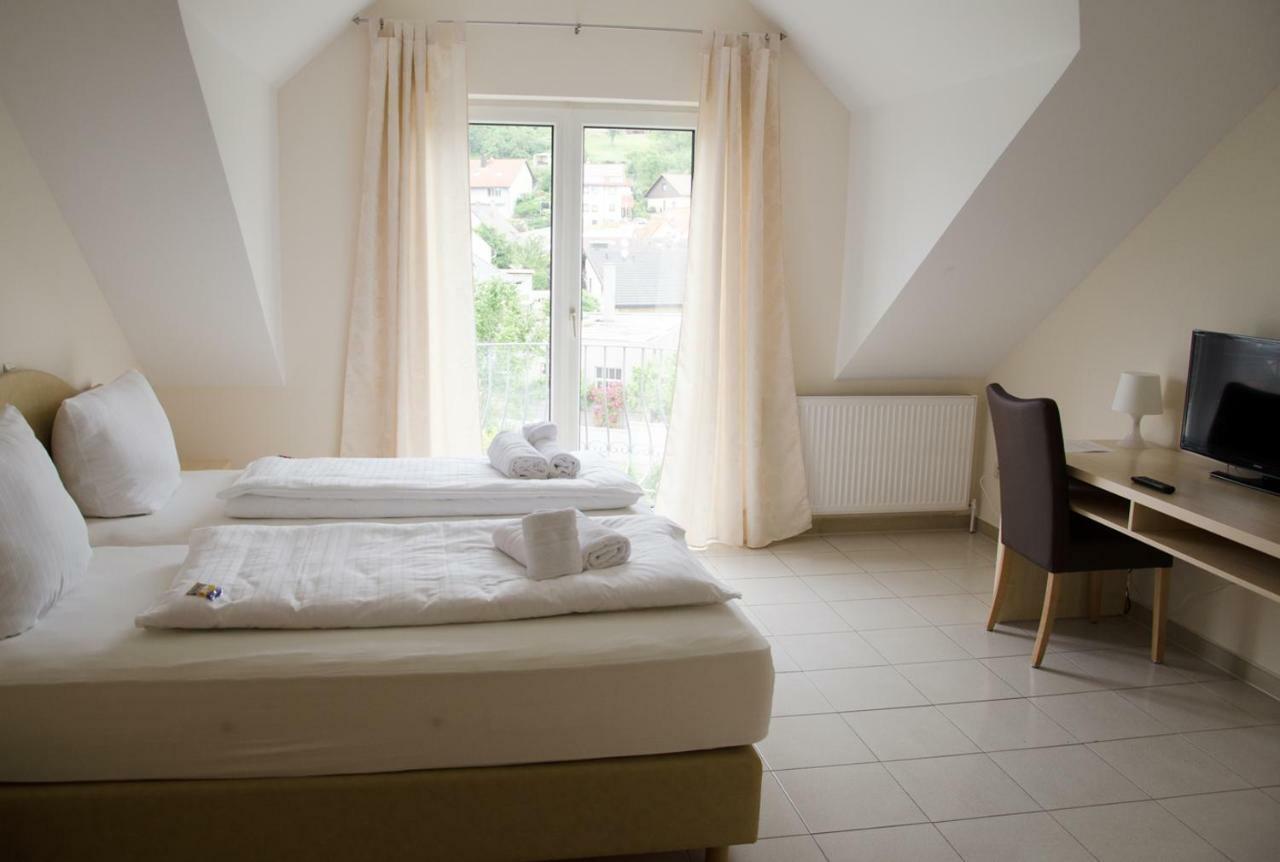Kraichtaler Hof 2*